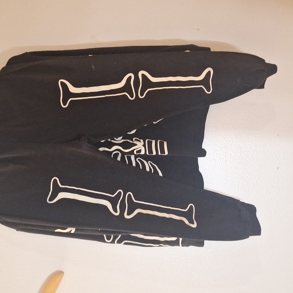 Kids Glow in the dark Skeleton Pajamas - Picture 4 of 4